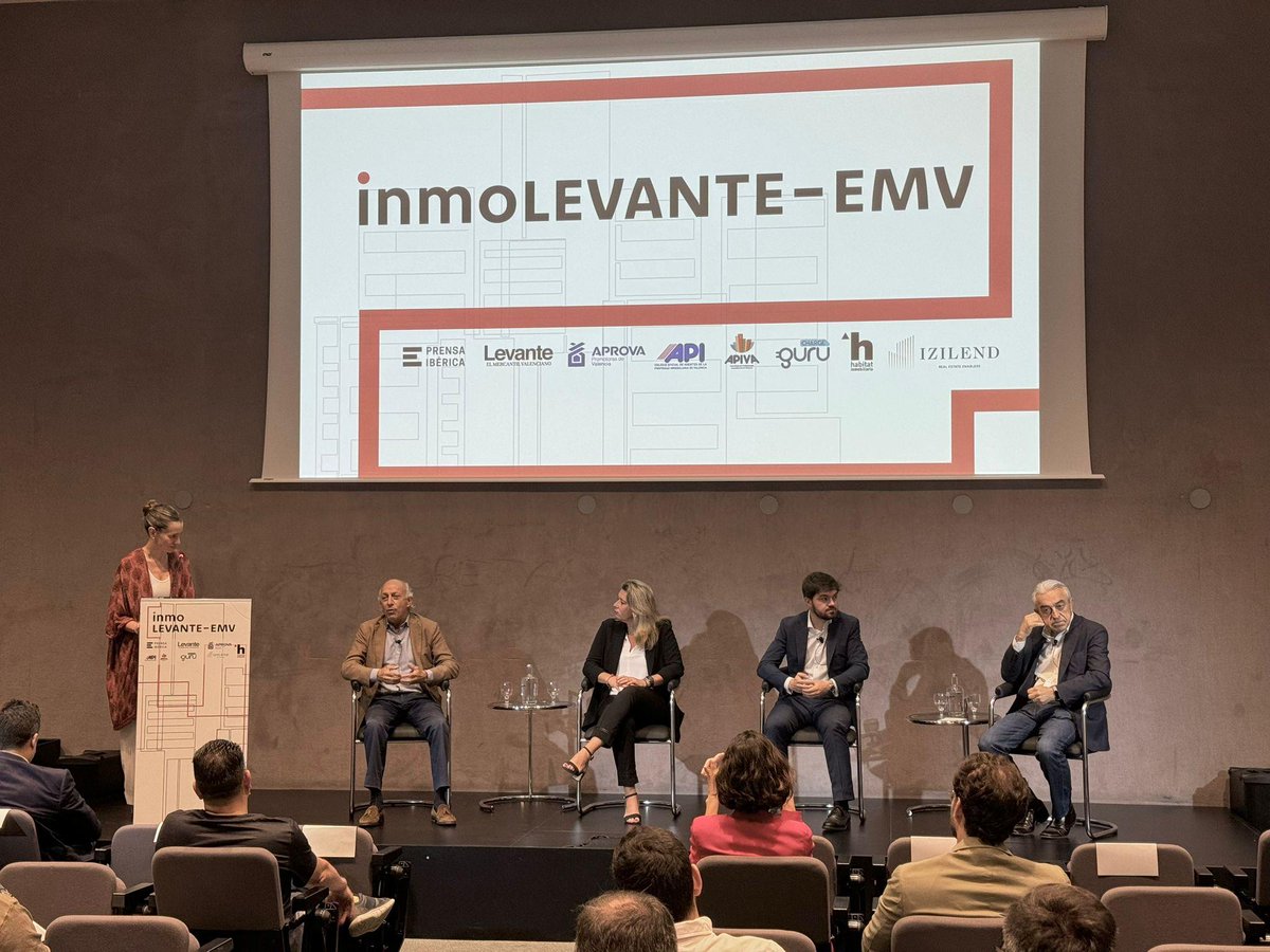 QSafetybyQP's tweet image. Hemos asistido a inmoLEVANTE, organizada por el diario @levante_emv, con la participación de @APROVA_ y @Habitat_Inmo donde se ha hecho mención a nuestro Sello #Spatium que certifica las garantías de los usuarios de las promociones de Hábitat en materia de #SeguridadySalud.