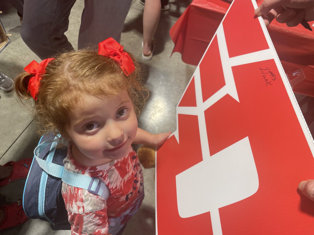 Samantha Young (@fccdaytongirl) on Twitter photo One happy Emilia after getting the first signature for her wall sign (thank you <a href="/iisaacjack/">Isaac Jack</a>!) She said last night was her "best day ever". Thank you to <a href="/daytonnil/">Dayton 6th</a> and the sweet players who took the time to say hi! Sorry she didn't know your name <a href="/JuiceCrewMali/">Mali</a> 😂 One happy Emilia after getting the first signature for her wall sign (thank you <a href="/iisaacjack/">Isaac Jack</a>!) She said last night was her "best day ever". Thank you to <a href="/daytonnil/">Dayton 6th</a> and the sweet players who took the time to say hi! Sorry she didn't know your name <a href="/JuiceCrewMali/">Mali</a> 😂