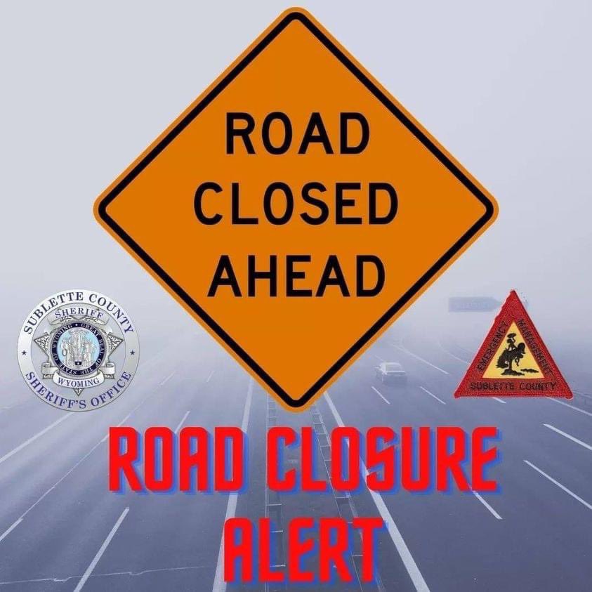 SheriffSublette's tweet image. 6/18/24 9am

State Highway 351 is closed at mile post 2 due to an ongoing grass fire. The fire is approximately 1 acre in size and unknown how long the highway will be closed. 

#SCSOTrafficAlert #SCEMA #SCSO