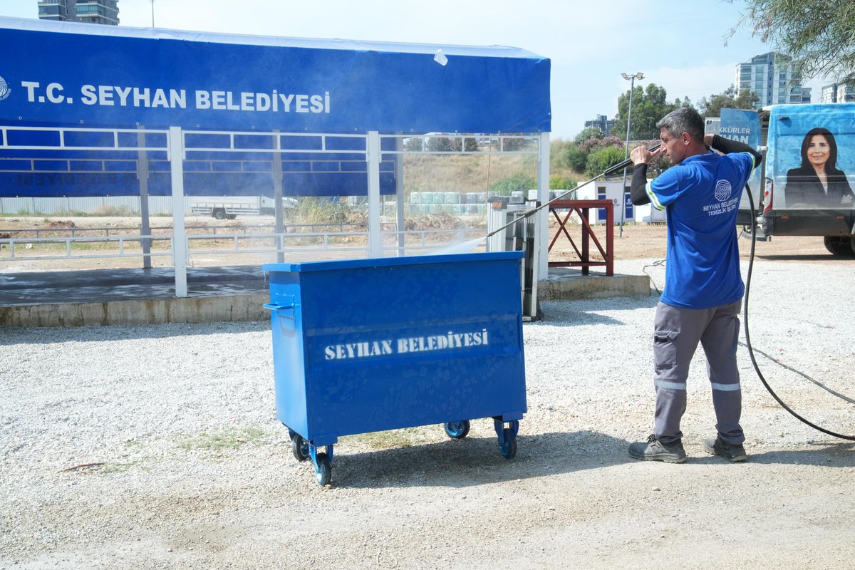 Bayramı sağlıkla geçirmek en büyük dileğimiz.

Hijyen koşullarına dikkat ederek yüzlerce personelimizle birlikte sürekli denetimde tuttuğumuz kurban kesim ve satış alanlarımızın temizliğini titizlikle gerçekleştiriyoruz. Alanlarımızı tüm ekipmanlarımızla temizliyor,