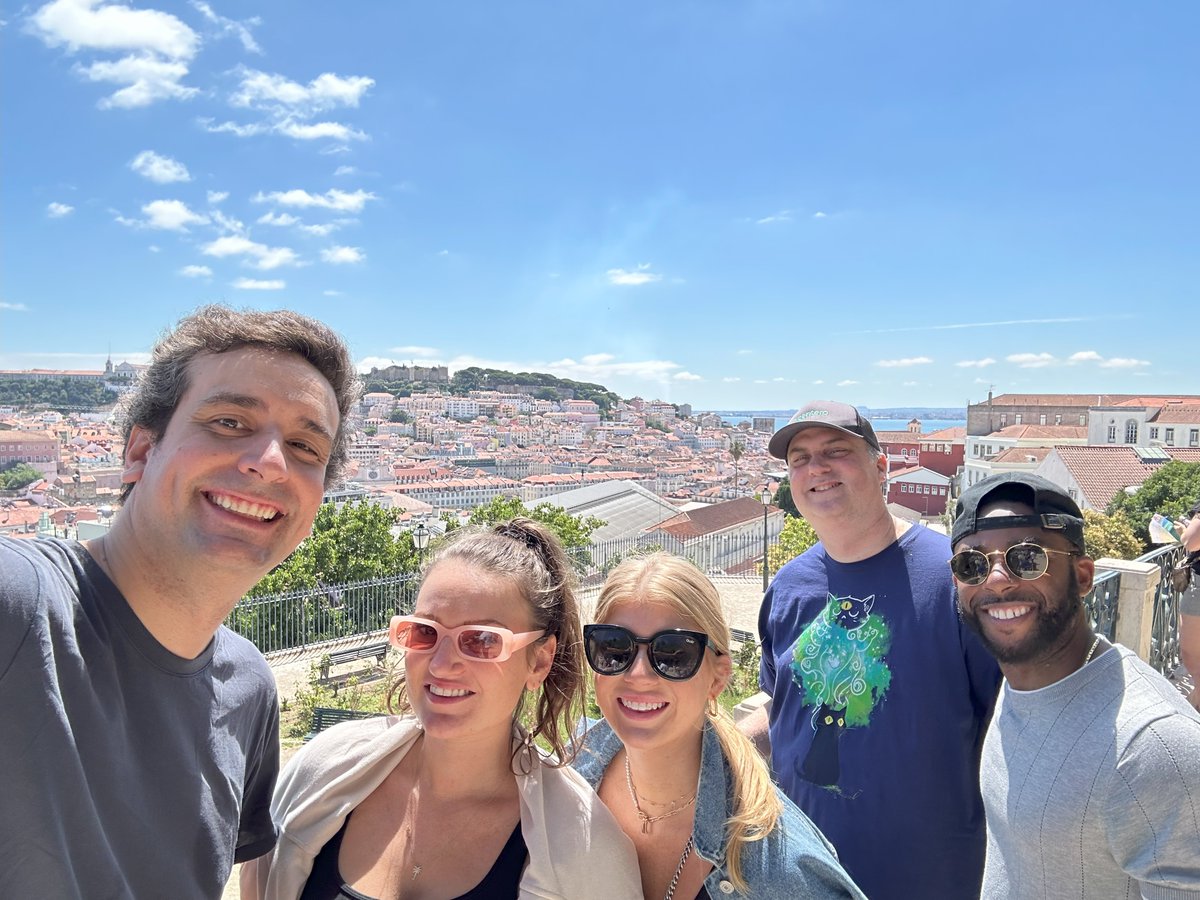 Agentero1's tweet photo. Last week, the Agentero team got together in beautiful Lisbon for an unforgettable offsite! ☀ 🚃 🌊

We worked on new ways to wow our customers and had tons of fun along the way. Here’s to teamwork and exciting times ahead! 🎉

#AgenteroOffsite #Teamwork https://t.co/iu74CkxXMq