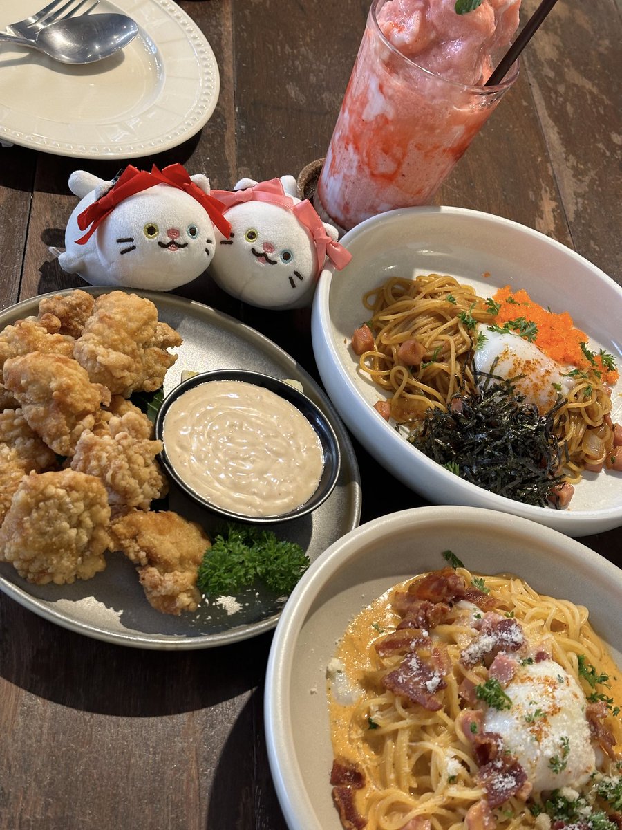 pearljae's tweet photo. 230609 #วันนี้กิกิไป กินพาสต้าอาม่า อร่อยยยย หารกับเพื่อนแล้วราคาโอเคค่ะ อยากกินอีก ส่วนเราชอบกินไก่ทอดมากเหมือนเดิม ทอดร้อน ๆ อร่อย อาหารรอไม่นาน https://t.co/nsHUpqlmZF