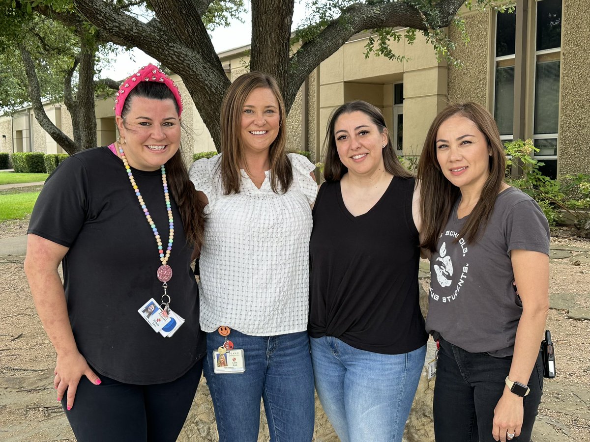 PISDeas's tweet image. Shout out to Pathway to Excellence admin team for all their hard work behind the scenes! #LevelUpPISD