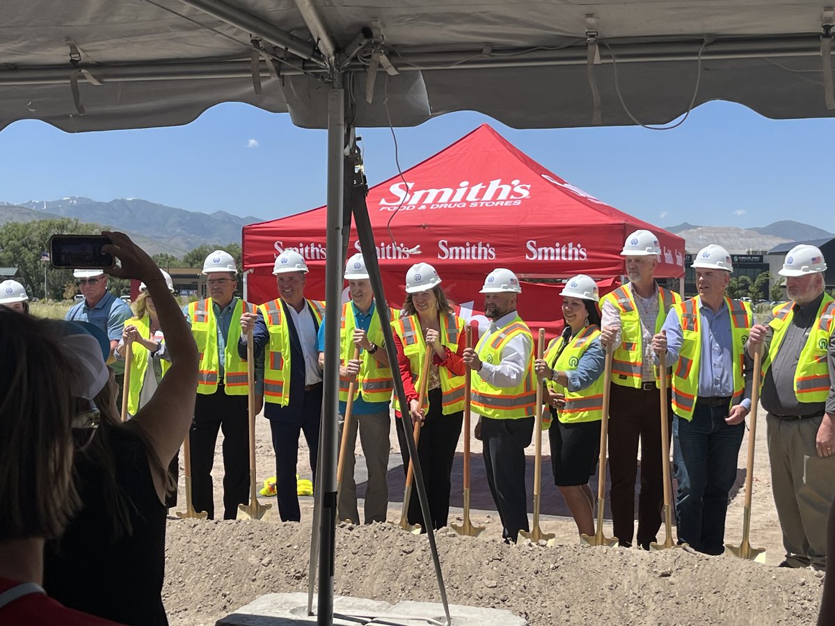 Congratulations to EDCUtah investor Bluffdale City for the groundbreaking of the new Smith’s grocery store set to open in July 2025. This will serve as Bluffdale City’s first and only grocery store, providing over 200 new jobs to the community.