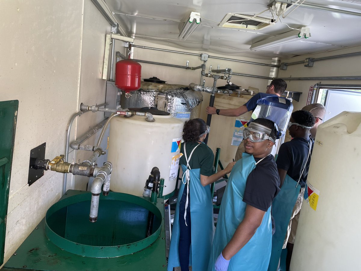 <a href="/bengalbiodiesel/">Bengal Biodiesel</a> week 2 in full swing. Students lead morning meetings then get to work all over the lab. Learning the ropes, working through challenges, making connections. <a href="/1ProudBengal/">Matt Sherman</a> <a href="/BlythewoodHigh/">Blythewood High</a> <a href="/Coach_Epps/">Will Epps</a> <a href="/cgiustBHS/">Casey Giust</a>