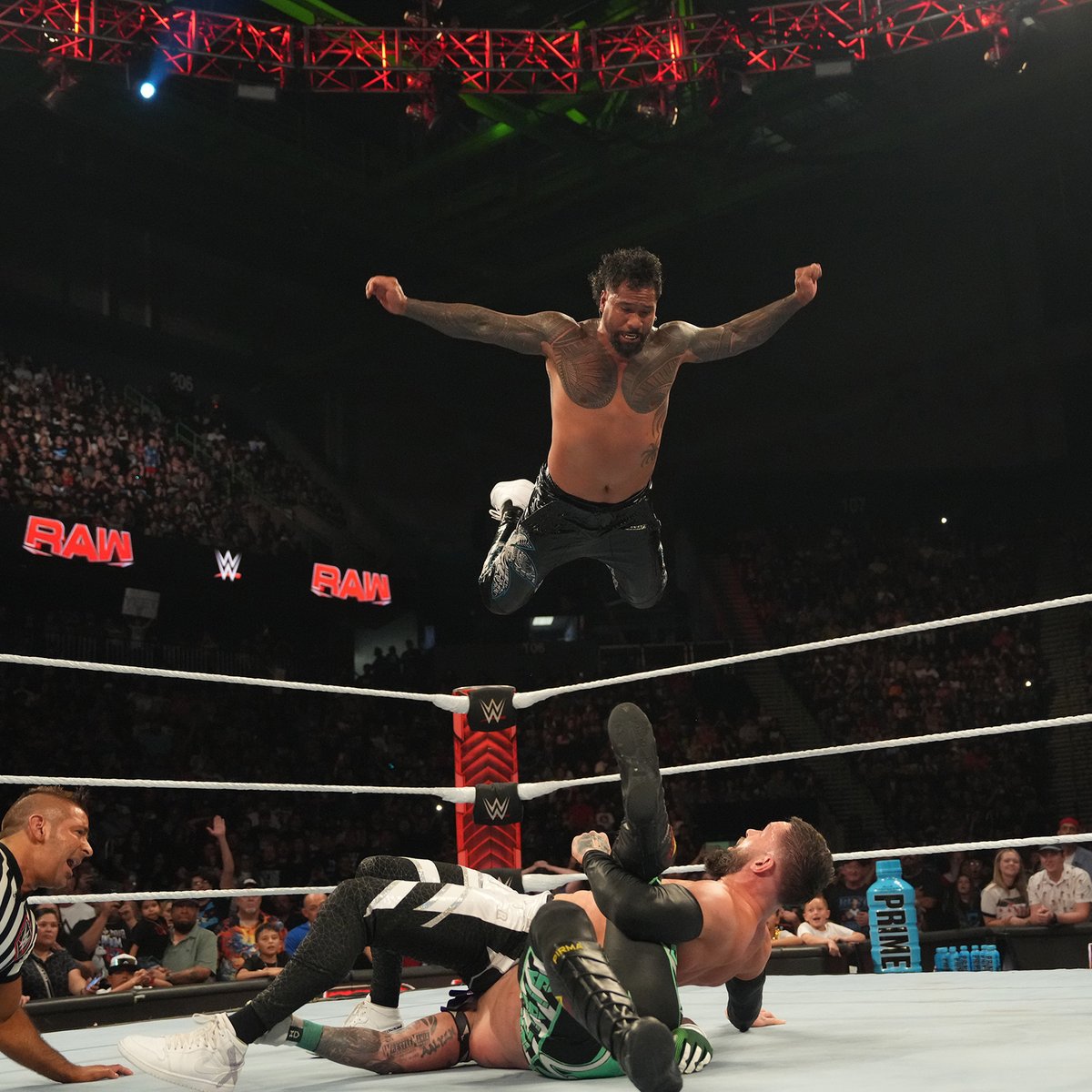 theusotwinzcom's tweet image. Monday Night Raw Digitals are updated - dayone-images.com/thumbnails.php… #WWERaw  #YeeterofWorlds #YeetInTheBank #MainEventJeyUso