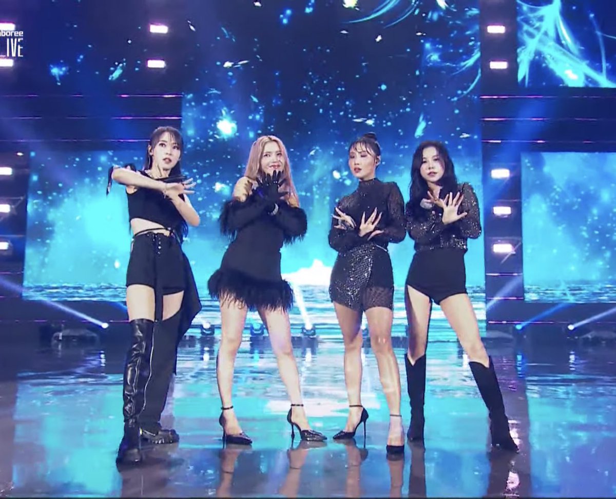 moonn_andstar's tweet photo. 10 MONTHS. THEY ARE FINALLY BACK TOGETHER AFTER 10 MONTHS 😭😭😭💗💗💗💗💗 MY MAMAMOO https://t.co/HBwLMCKyFF