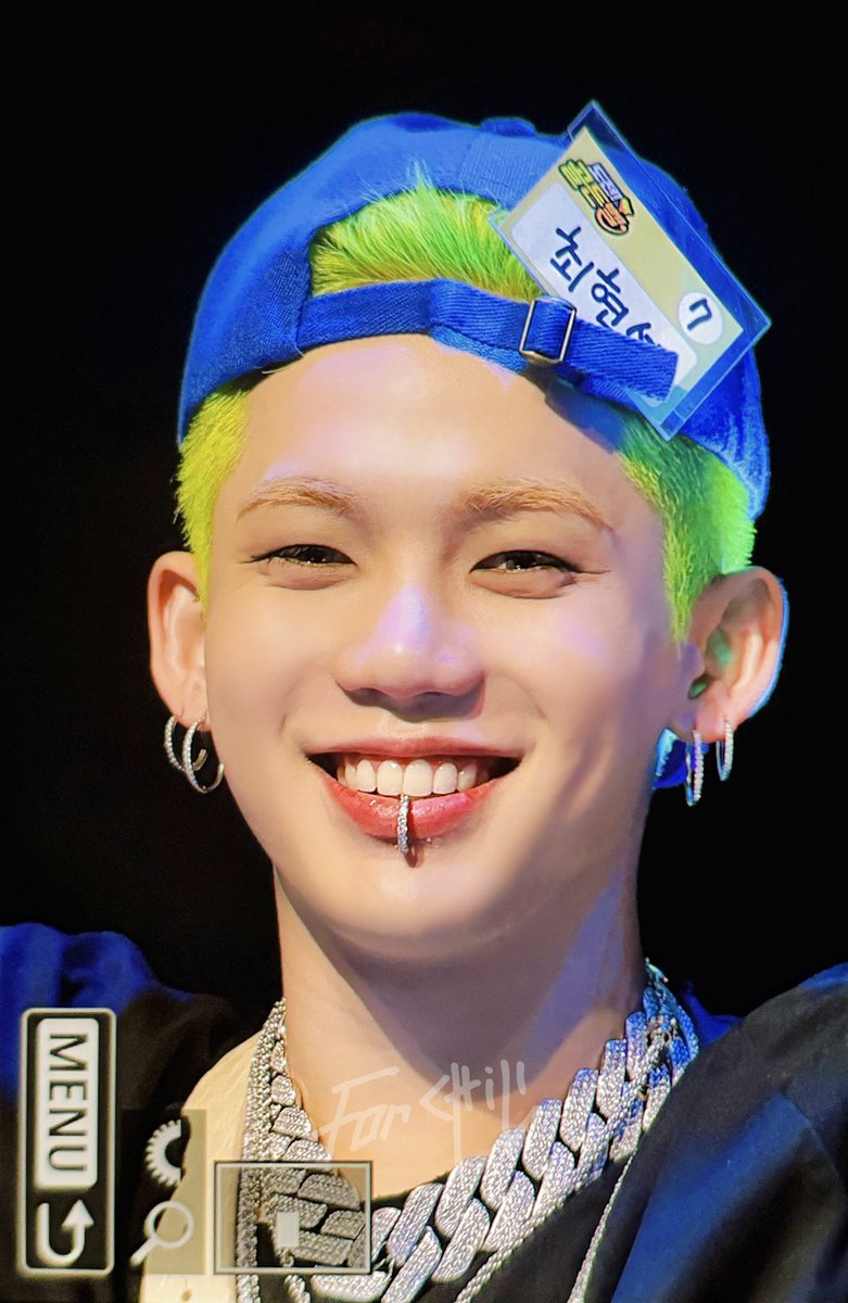 알고보면 진짜 친구들한테 미안해할거갘늠 
일대백김태우권법으로 다 찍어서 최후의 1인 된거고
아무도 님 골든벨 울리는거 기대안햇는데 
혼자 막막 자책할거같음
아쉬워서 괜히 전교생 상대로 뚱카롱애교를 부리실거같음