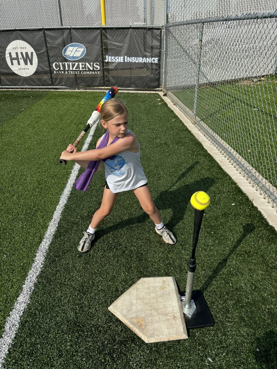 zdurham14's tweet photo. Great morning at CHS softball camp!  @Cville_Ath https://t.co/5nEGUPezp7