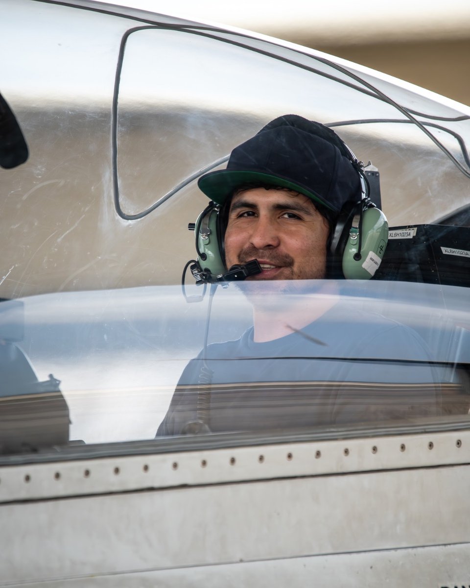 AETCommand's tweet image. Salute to our unbeatable T-6A Texan II maintenance team at @LaughlinAFB! Keeping  #TheFirstCommand&apos;s Undergraduate Pilot Training on track .🛫  Remember, the flight towards success begins on the ground! 💯😎
