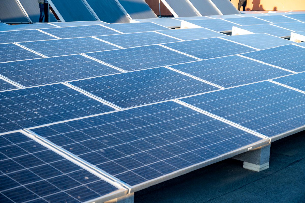 RadioGranollers's tweet image. 📍A l'informatiu #Granollers al dia, #comunitats #energètiques, amb Carla Millán @lamiradacoop @ateneucoopvor i @anonimsgrn #ESS #sostenibilitat 

@rodalies, @diba fa obres a Sant Miquel del Fai i @BMGranollers @granollers presenten @GranollersCup 

 🎧scur.cat/X302LE