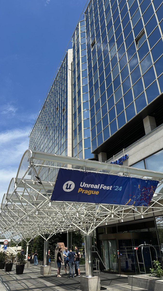 tooloudtoowide's tweet photo. #unrealfestprague venue at Hilton Hotel Prague looks awesome https://t.co/dtyhlZjGEl