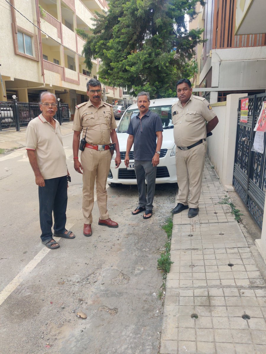 v_viba's tweet photo. @shivdomlur @wftrps @CPBlr @Jointcptraffic @dcpwhitefield @acpwfieldtrf Appreciate the police officers who came to the spot and tracked the owner of the car and amicably solved the problem.... https://t.co/4v98P4ZMcI