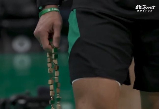 CatholicVote's tweet photo. Catholic Celtics Basketball Coach Joe Mazzulla prays the rosary around the court before games.

He’s known to always credit God for his success.

He just won the NBA Championship. https://t.co/Pkux4intnq