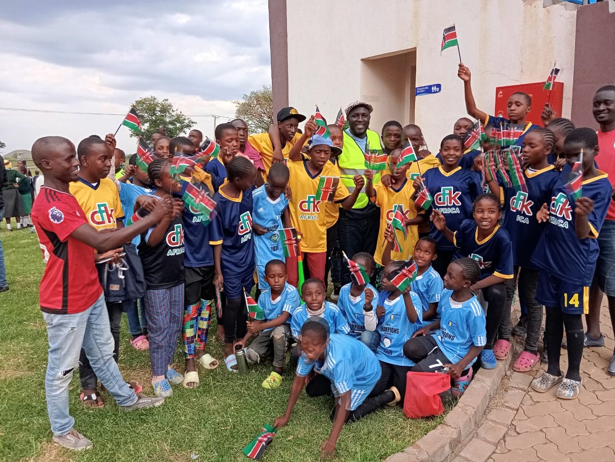 cfkafrica's tweet image. One of our #CFKAfrica community teams from Viwandani attended the under-17 @StarletsKE match as they made African women’s football history. These talented young players are inspiring our informal settlement community teams w/ their journey and successes! #sportsfordevelopment