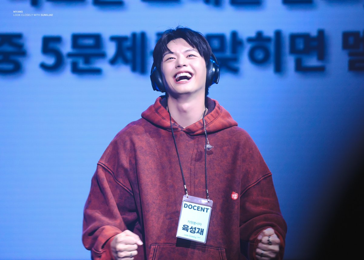 6myangtaegi's tweet photo. 240518 Look Closely #육성재 

성재가 너무 귀여워서 웃느라 흔들려서 B컷이지만 
그래도 성재가 넘무넘무 귀여워서 💕 
 
#BTOB #비투비 #성재 #YOOK_SUNGJAE 
#SUNGJAE @BTOB_6SJ https://t.co/tazqceNvdI