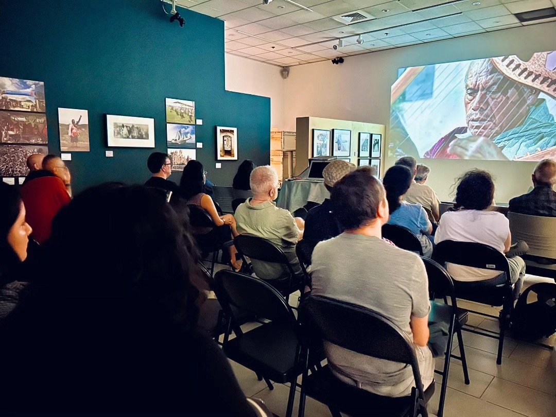 ¡El cine tsotsil llegó a Montreal! ✨🔥🎬

Juan Javier Pérez presentó su documental "Vaychiletik" en el Espacio México Montreal, como parte de la muestra "El derecho a la auto-representación en México". 

🎉 ¡Felicidades a todo el equipo! 🎉

📸 <a href="/XunSero/">XunSero</a>