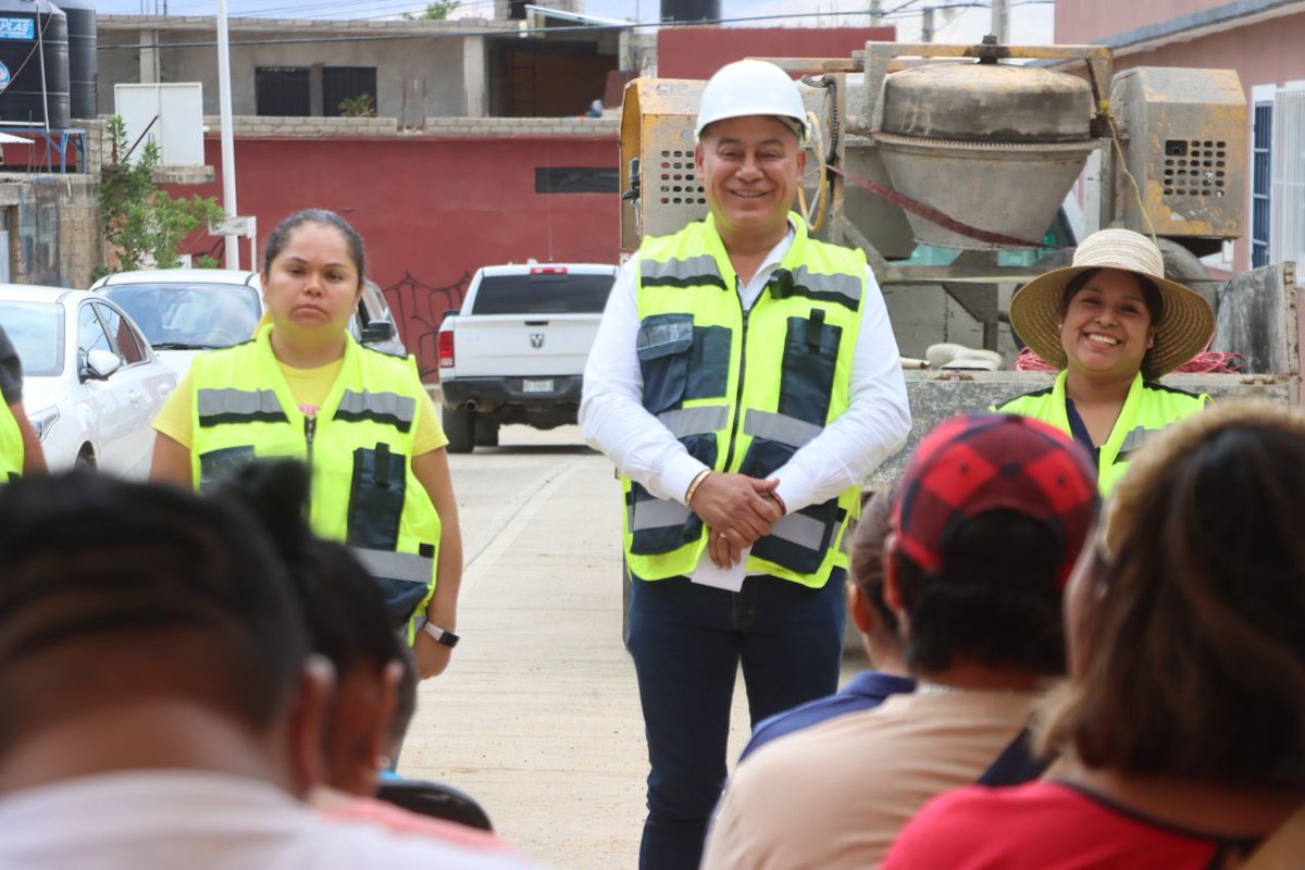 ¡Seguimos cumpliendo compromisos! en la calle 29 de Junio de la colonia Progreso, arrancamos con la construcción de 378 M2 de pavimento con concreto hidráulico, una obra que contribuye en el bienestar de las familias xoxeñas.
Con más obras que transforman, Unidos Avanzamos Todos