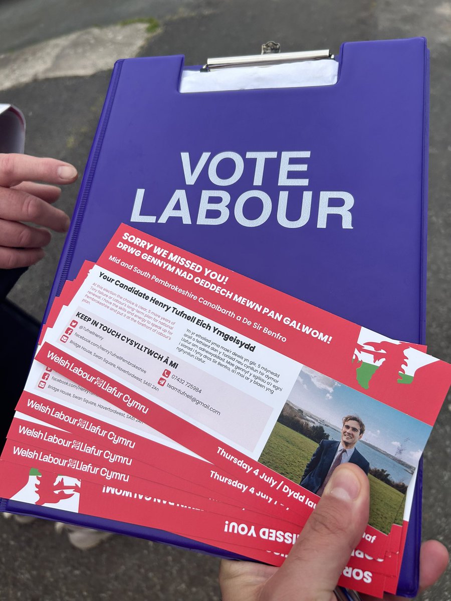 Mulling about in #MilfordHaven with <a href="/TufnellHenry/">Henry Tufnell MP</a>, <a href="/ABarrosCurtis/">Alex Barros-Curtis MP</a> and the GMB gang