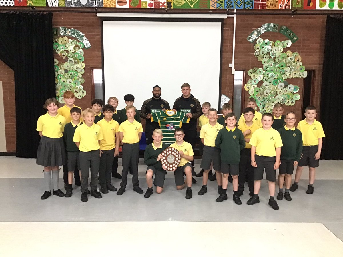 Gilded Hollins Community School tweet media