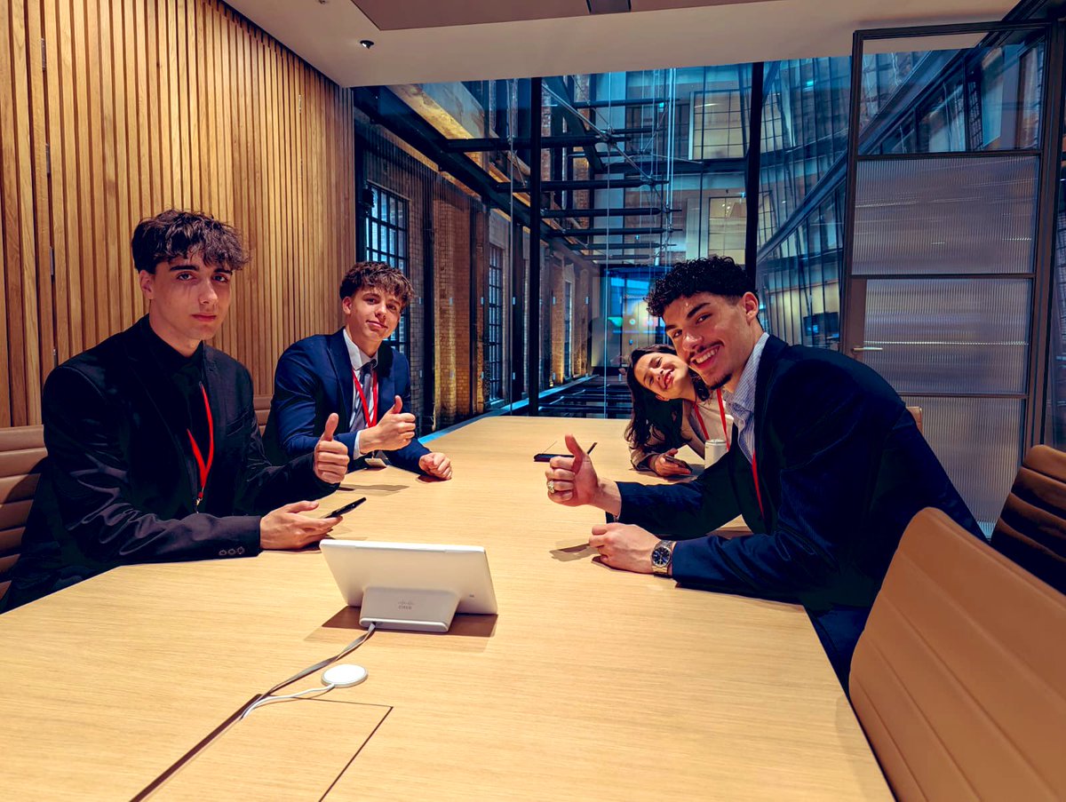 Incredibly proud of our <a href="/SRA_StAlbans/">Samuel Ryder Academy</a> students who were the best ambassadors for the school today at <a href="/Apple/">Apple</a> HQ. They spoke eloquently about the importance of digital technology in front of educators across the country.