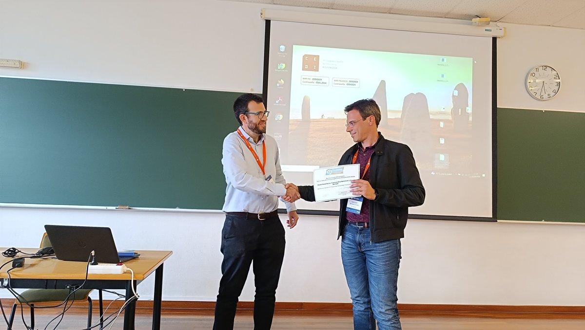 jcis_sistedes's tweet photo. El premio #JCIS2024 a Mejor Artículo Corto ha sido otorgado a 
Daniel Flores-Martin, Francisco Díaz-Barrancas y Javier Berrocal por Aprendizaje Federado en Dispositivos de Realidad Virtual Autónomos

@CongresoCedi 
@JornadaSistedes 
#SISTEDES #CEDI #CEDI2024 https://t.co/HjSjv5IUfw