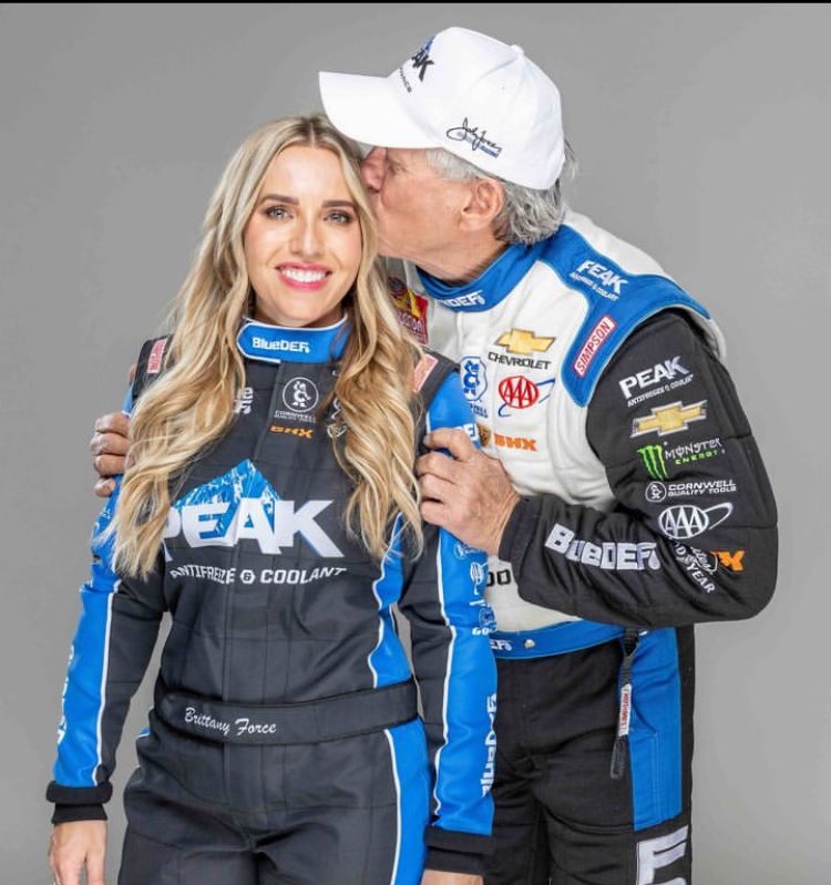 force87343's tweet image. Happy Father’s Day dad ❤️