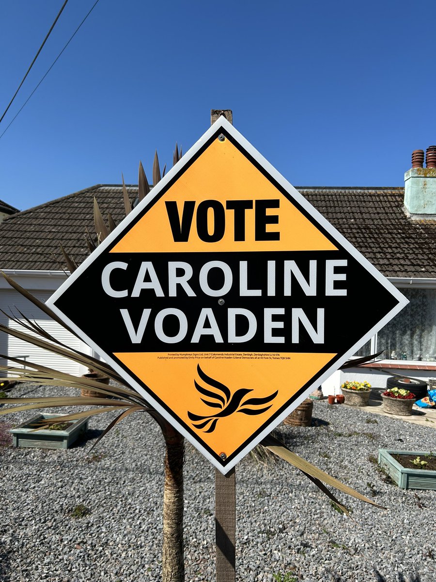 DavidWatsonLD's tweet image. Away mission to support the incredible @CarolineVoaden who is standing to be my parents’ MP in South Devon 🔶

A pleasure to join Caroline’s supercharged team and meet Marldon and Brixham residents. Many fed up with the Tories and desperate for change!

#VoteLibdem
#VoteVoaden