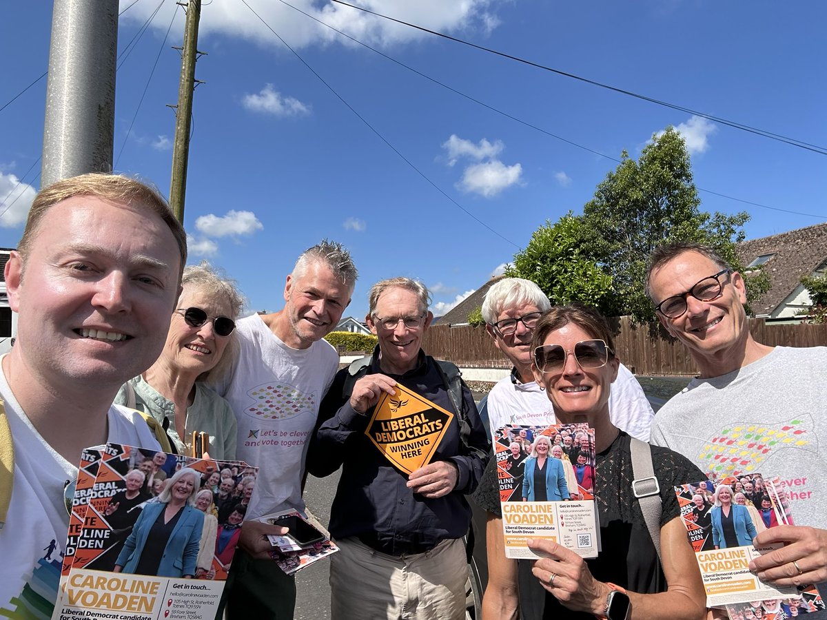 DavidWatsonLD's tweet image. Away mission to support the incredible @CarolineVoaden who is standing to be my parents’ MP in South Devon 🔶

A pleasure to join Caroline’s supercharged team and meet Marldon and Brixham residents. Many fed up with the Tories and desperate for change!

#VoteLibdem
#VoteVoaden