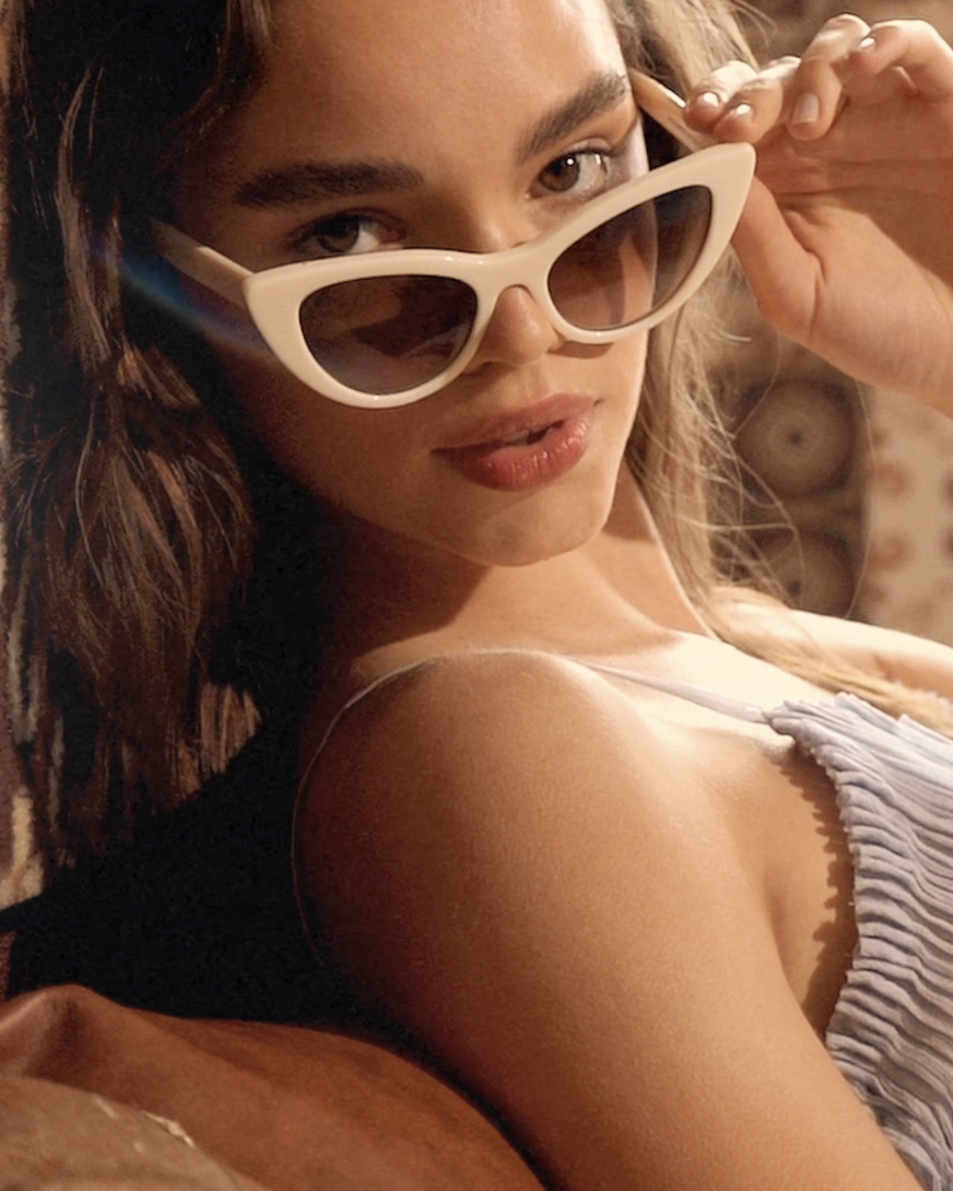 Introducing the new eyewear capsule collection L.G.R x ErmannoScervino: a new cat-eye silhouette that balances glamour and sophistication. 

The collaboration between L.G.R and Ermanno Scervino represents the union of two Italian excellences, sharing a common passion for