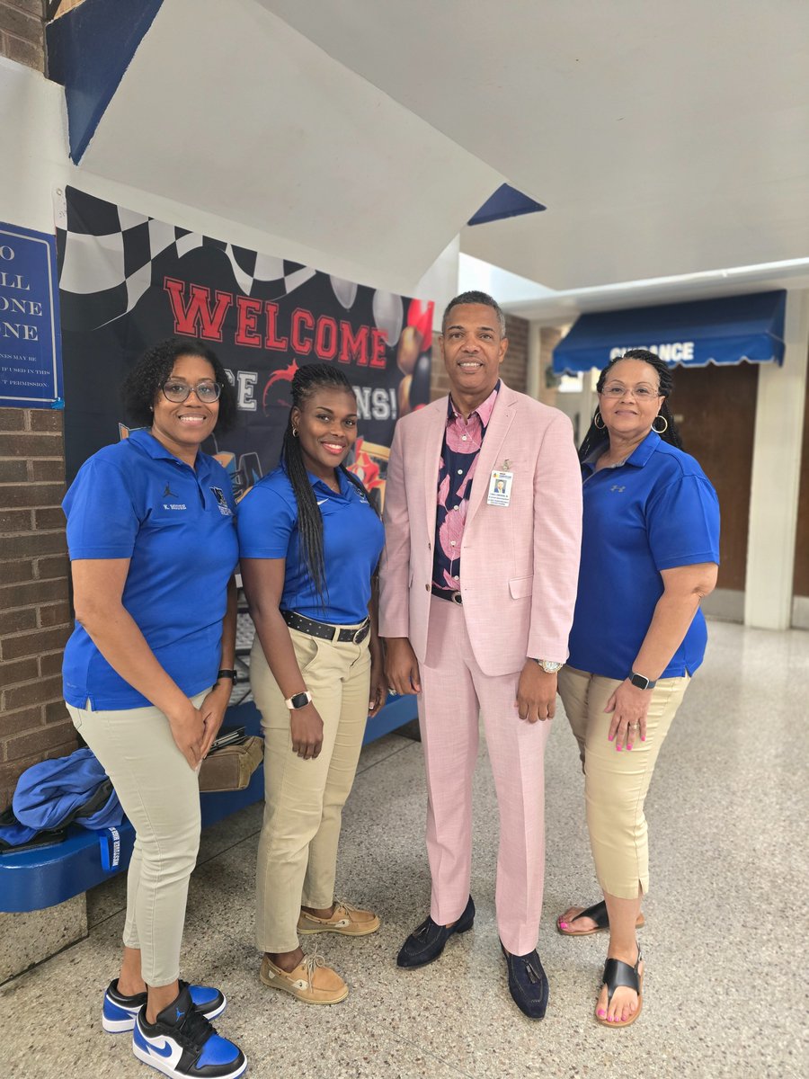 It is always a pleasure to be with the Dynamic <a href="/WestoverHS/">Westoverhigh</a> Leadership Team!! #WeAreCCS <a href="/D/">d</a>