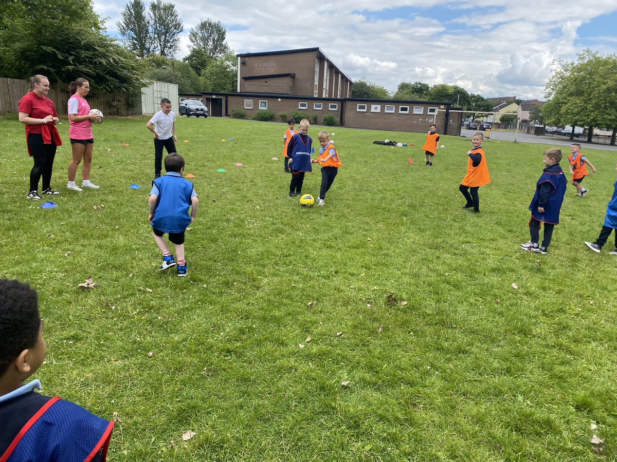 Had a wonderful time coaching football today as part of our sports week pupils choice. Well done to all the children who took part. <a href="/thorntreeheidie/">geraldine smith</a> <a href="/ThorntreeHT/">thorntreeprimary</a> <a href="/MrsMcGowan4/">Mrs McGowan</a>