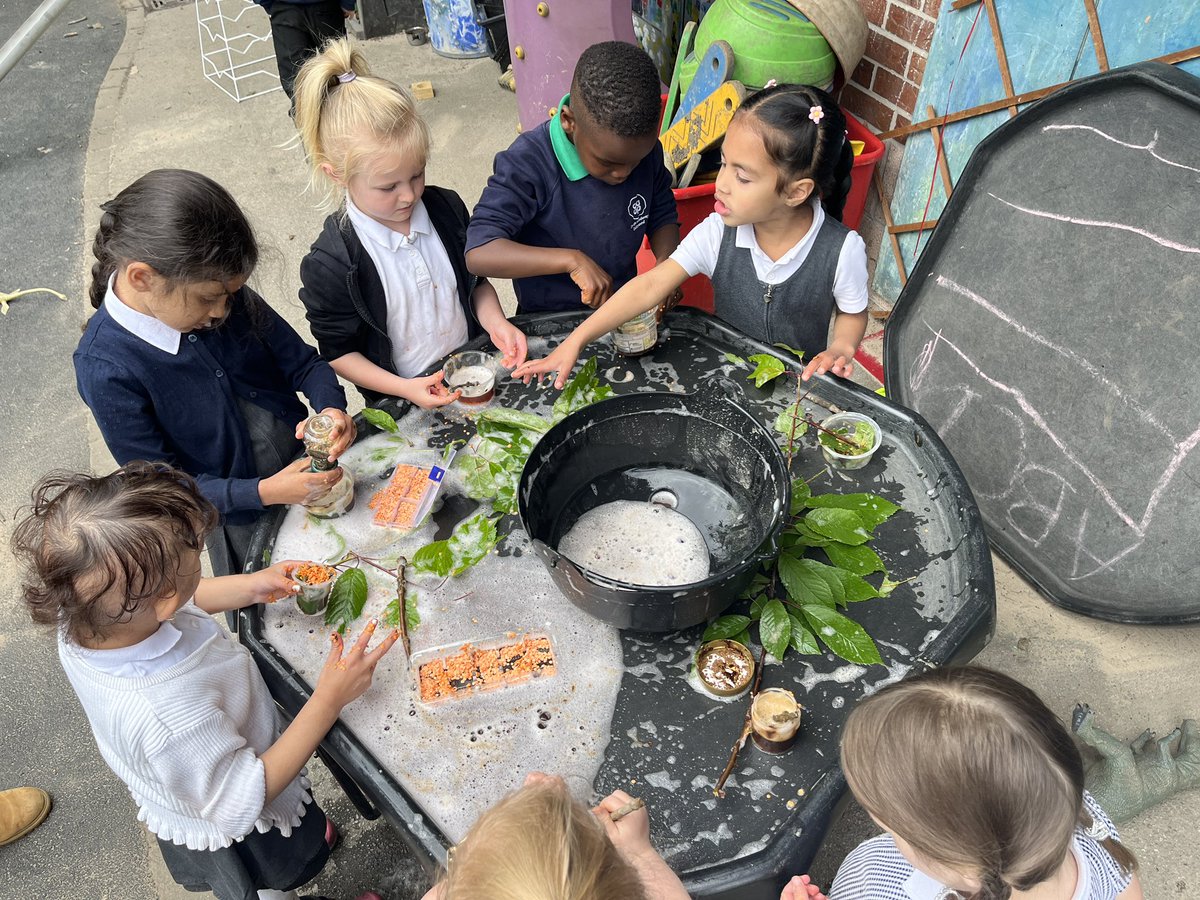 We had lots of fun in Early Years making potions outdoors this morning. We selected lots of natural resources and had fun mixing and smelling our creations #OutdoorLearning #EYfun
