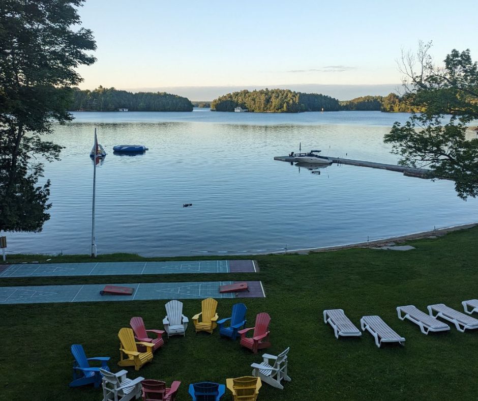 pagezero's tweet image. The Page Zero team had a fantastic time at our semi-annual retreat in Muskoka last week! From team-building activities to insightful workshops and brainstorming sessions, this year's retreat was all about growth and collaboration. Swipe through to catch some highlights: 📸➡️