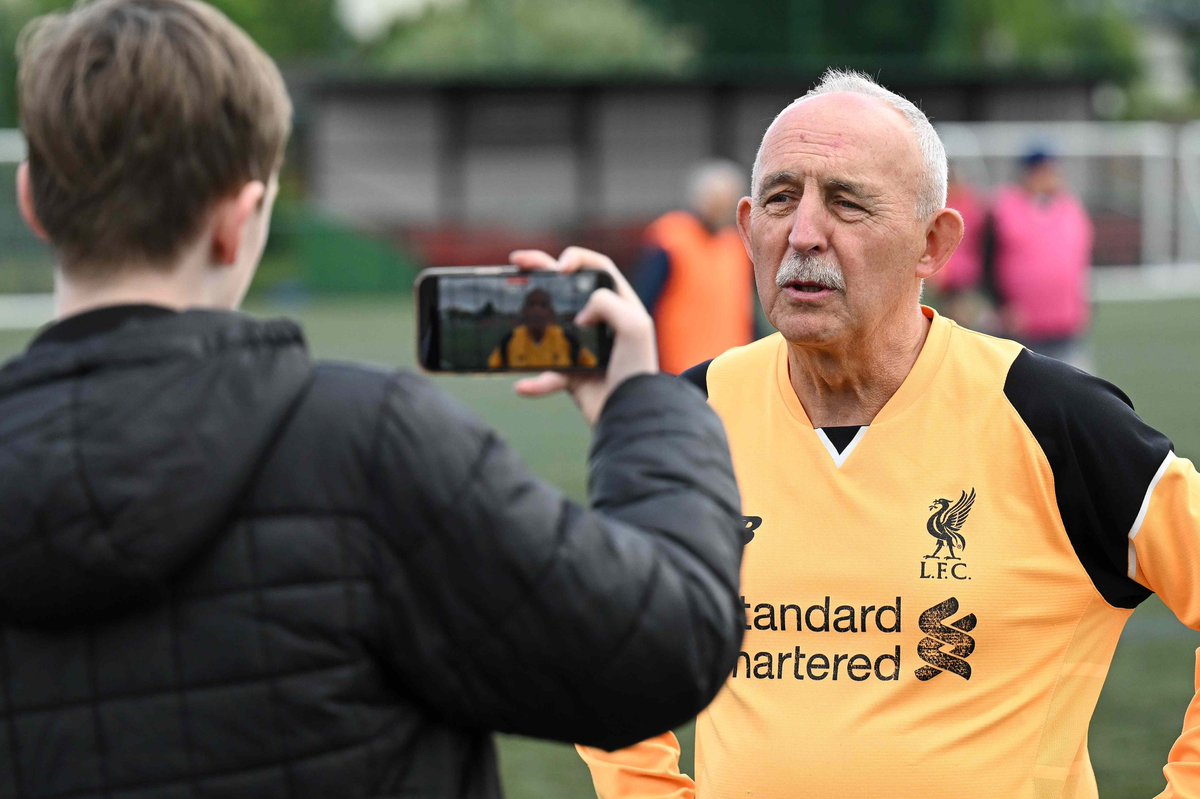 LFC Foundation (@lfcfoundation) on Twitter photo The culmination of our media programme with <a href="/_be_inspi_red/">inspiRED by Kodansha</a> saw <a href="/CaldiesSchool/">Calderstones School</a> pupils visit ASCC to interview the Walking Football and Walking Netball teams🎥
They aimed to capture the wonderful stories that the participants have to share about themselves and reasons for taking The culmination of our media programme with <a href="/_be_inspi_red/">inspiRED by Kodansha</a> saw <a href="/CaldiesSchool/">Calderstones School</a> pupils visit ASCC to interview the Walking Football and Walking Netball teams🎥
They aimed to capture the wonderful stories that the participants have to share about themselves and reasons for taking
