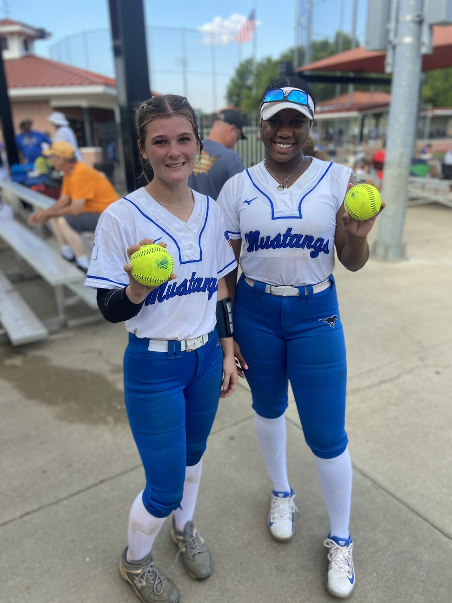 Congratulations to Whitney Holtzapfel (Calera HS, 2027) and Madison Smith (Hueytown HS, 2026) for their bombs during the Bombers Invitational in Oxford, MS!
#GoMustangs #weB4me #mustangstrong