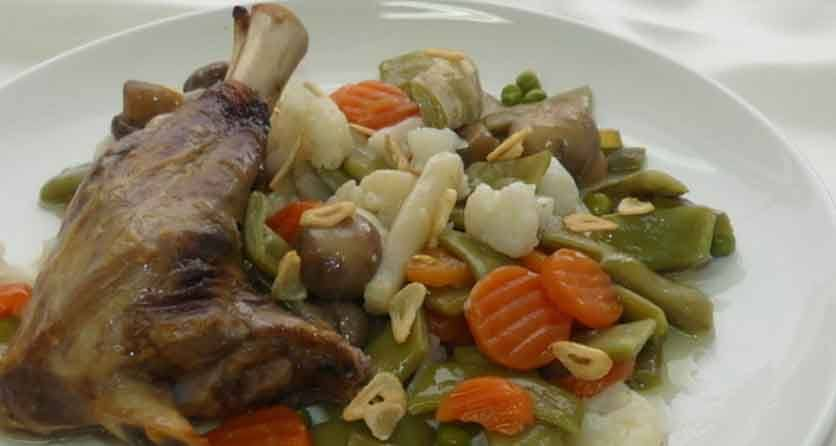 euskalgastro's tweet photo. MENESTRA DE CORDERO
La carne de cordero ha sido una materia prima básica en la gastronomía de la Península Ibérica desde tiempo inmemorial. No en vano, desde el Neolítico se cría ganado ovino en nuestros campos y montañas.
https://t.co/qA4Z53QYS9 https://t.co/nBSn3vnOLe