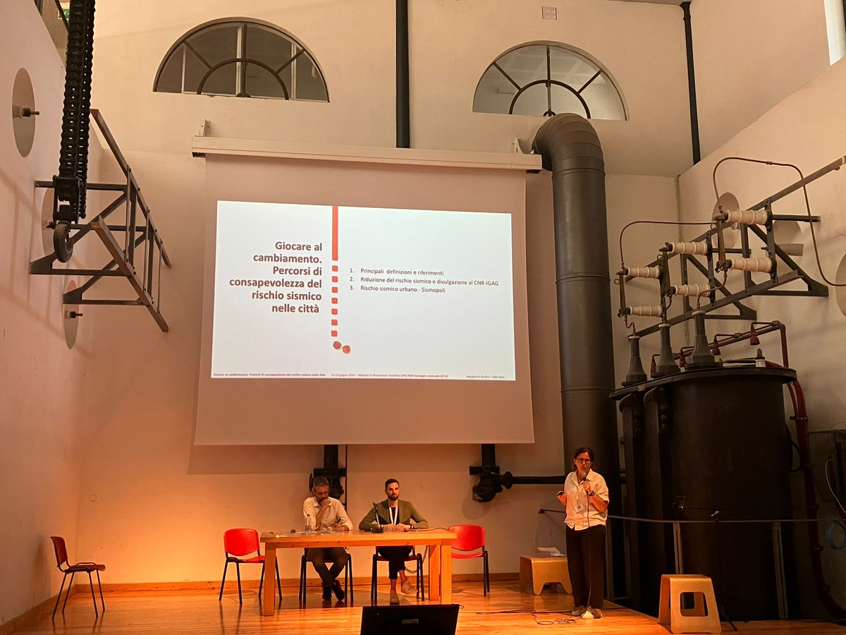 gitonline's tweet image. "Esperienze e prospettive delle scienze #partecipative e della #divulgazione scientifica”. Nelle foto gli interventi di P. Salvati,@CNR_IRPI   @CNRsocial_  Nazionale delle Ricerche e di M. Giuffrè, @cnr_igag  @CNRsocial_