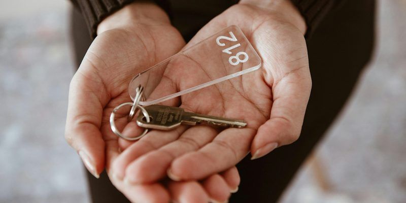 Join folks from In Limbo Exhibition this Saturday for Moving Beyond Asylum Hotels: Refugee Week Panel Discussion 👥 Speakers include representatives from local organisations, activists &amp; people with lived experience of migration &amp; living in asylum hotels. buff.ly/4eqvJ7X