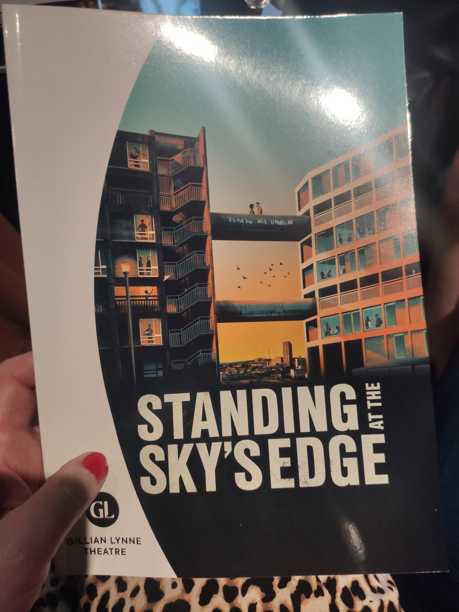 A FOURTH trip to <a href="/SkysEdgeMusical/">Standing At The Sky's Edge</a> (I've never seen a show so many times!). This time for <a href="/EveryTheatre/">Everything Theatre</a> &amp; courtesy of <a href="/cathaypacific/">Cathay Pacific</a> &amp; <a href="/LWTheatres/">LW Theatres</a> to celebrate a brand new partnership. The new lounge <a href="/LondonPalladium/">The London Palladium</a> is beautiful and truly elevates a night out at the theatre! ✈️🥂