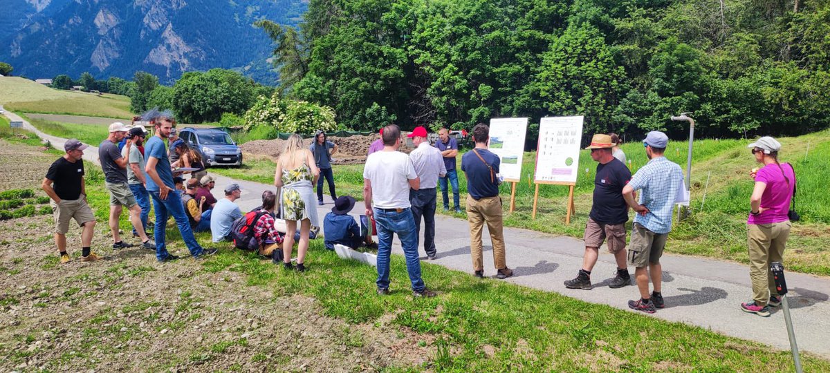 Presenting the #DryMountProject to farming advisors <a href="/agroscope/">Agroscope</a> <a href="/emilie_roinel/">Emilie Roinel</a> #drought #mountain #grassland