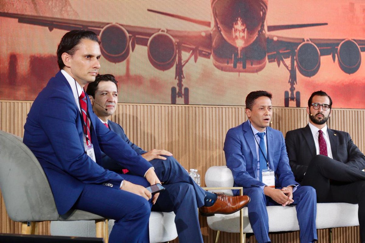FUNDESA's tweet photo. ✈️#CongresoInfraestructura | Foro: Ingeniería Institucional para Guatemala

Con la participación de: 
✅Rafael Poveda - @el_BID
✅Victor Martínez - @muniguate
✅Jose Fernando Orellana - @construguate 
✅Eduardo de la Peña - @McKinsey 

✅Moderador: @jczapata_s -  @FUNDESA

@republicagt