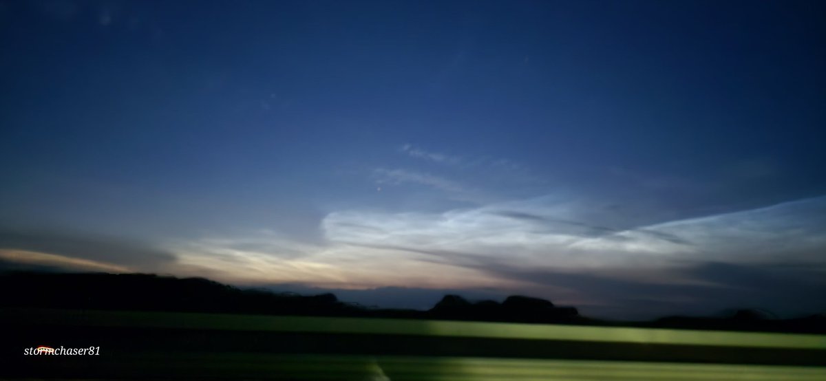 stormchaser1081's tweet photo. #NLC , nachtleuchtende Wolken heute morgen von #Venne ,Niedersachsen, Blickrichtung #Diepholz 🥰 https://t.co/DHbZRojXVK