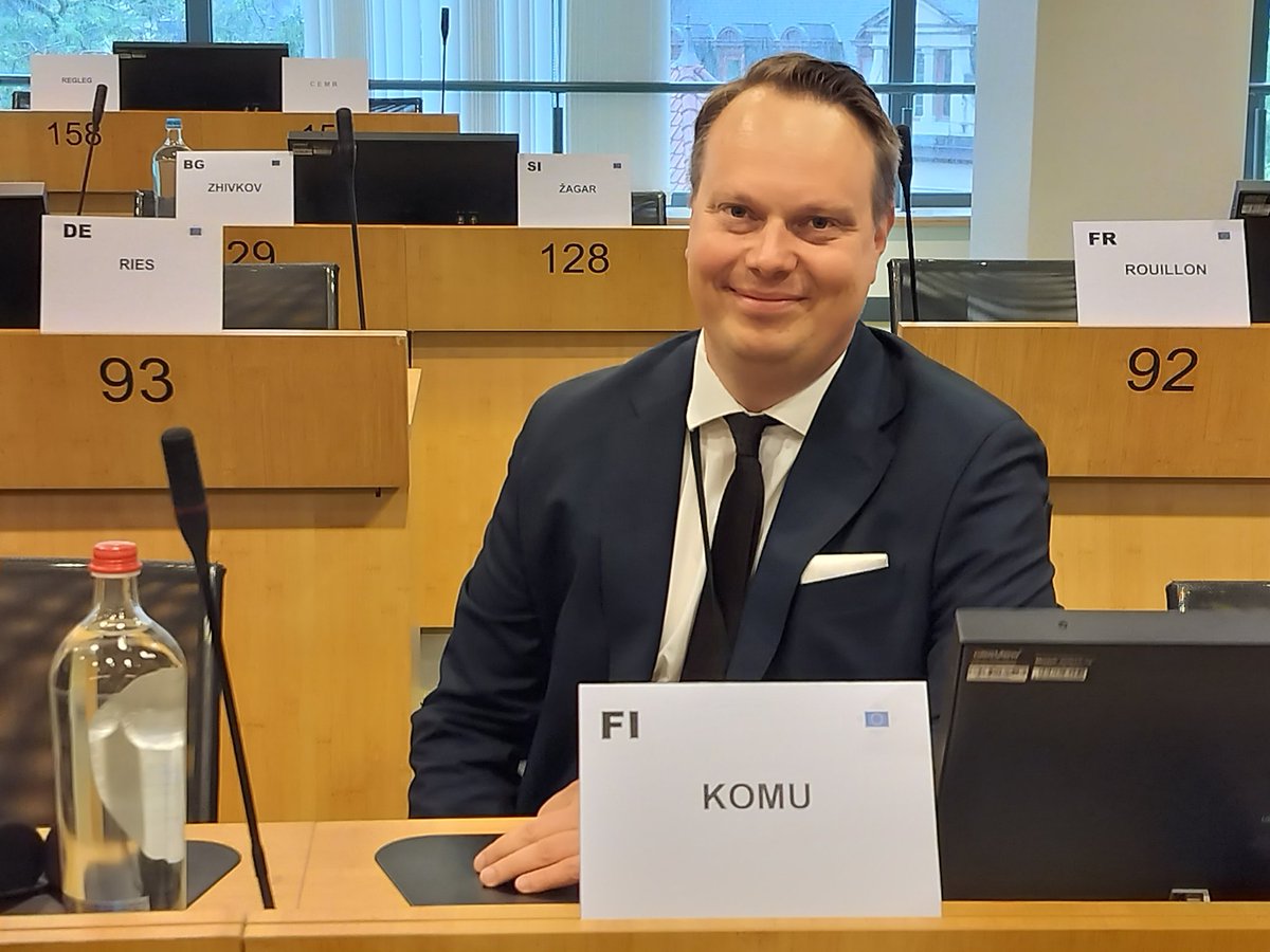 Tuesday evening continues in <a href="/EU_CoR/">European Committee of the Regions</a> Bureau meeting. <a href="/niinaratilainen/">Niina Ratilainen 🇪🇺🇺🇦</a> and new member of committee <a href="/PekkaKomu/">Pekka Komu</a> are present, <a href="/mmarkkula/">Markku Markkula</a>  unfortunately absent this time. Our good neighbours from <a href="/SKR_se/">SKR</a> were present as well, led by <a href="/MarcusHStolte/">Marcus Holmberg</a>. 
Very topical agenda, once again...