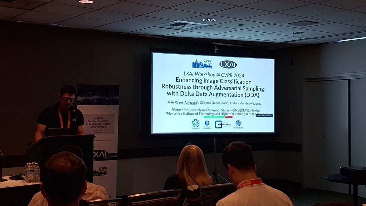 latinxincv's tweet photo. Ivan Reyes will be presenting at the oral session 2  #LXAI #CVPR https://t.co/8e72QPC9VJ