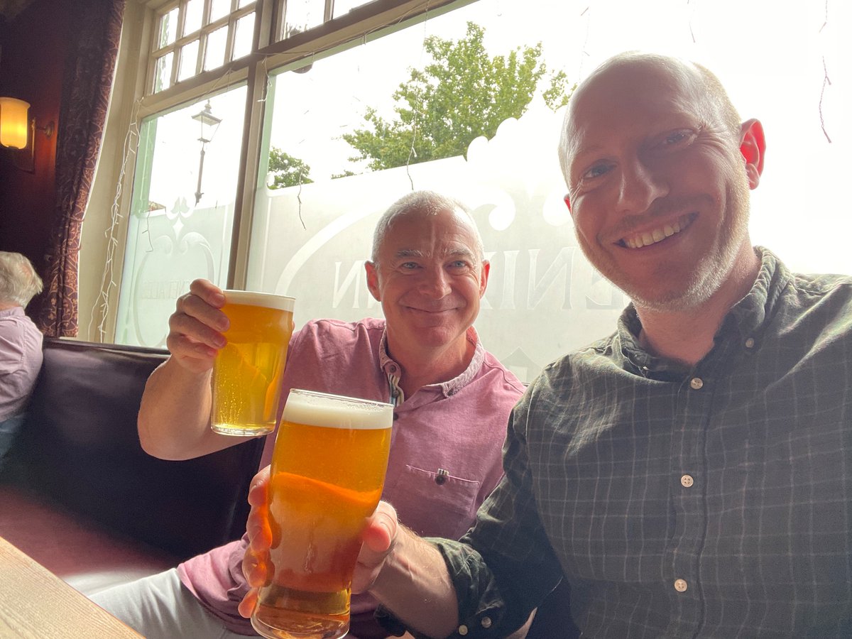 Lesser spotted <a href="/ProfMNHarris/">Mark Harris 🏴󠁧󠁢󠁥󠁮󠁧󠁿🇦🇺</a> having a real beer in York 🍻