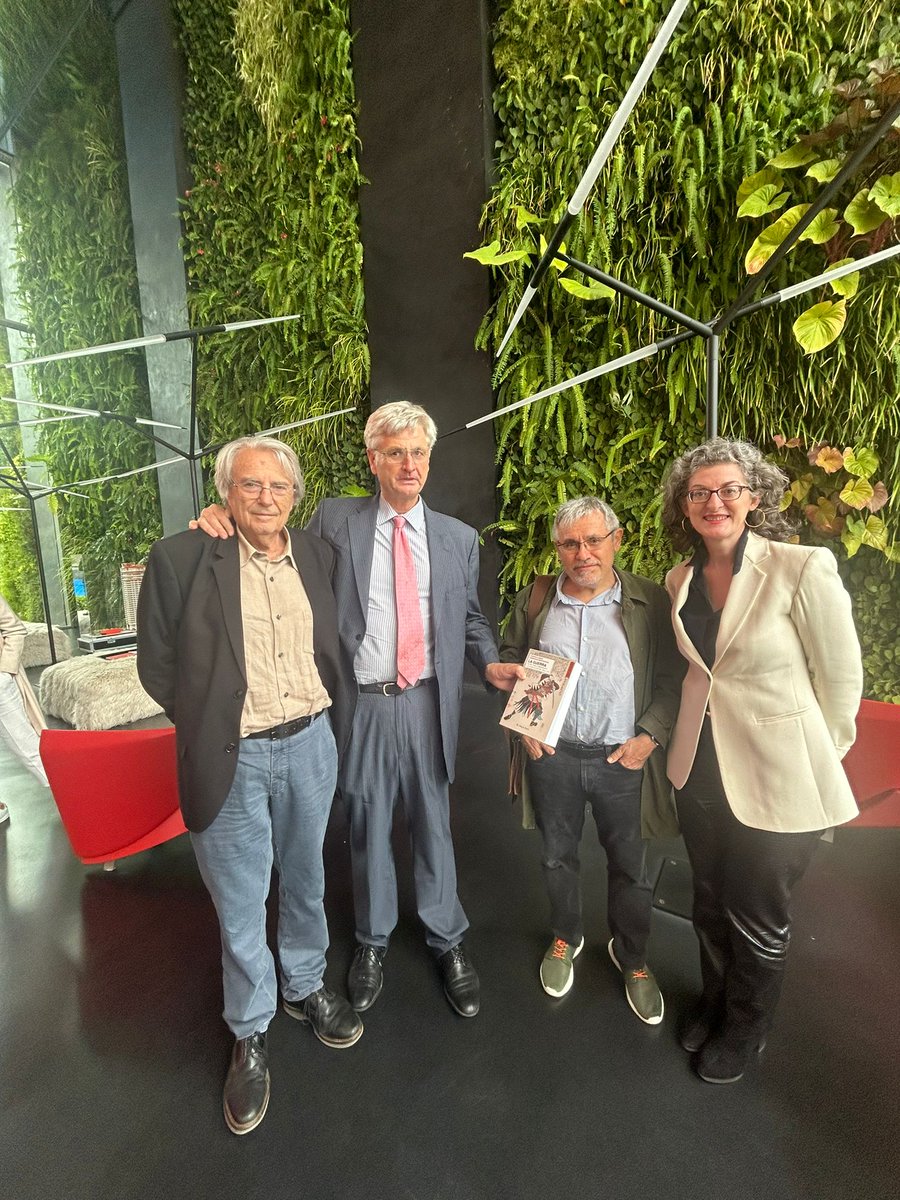 📢 El analista del <a href="/ieee_es/">IEEE</a> Federico Aznar Fernández-Montesinos presenta en Barcelona su último libro:

📙 "La guerra. Teoría para comprender los conflictos del siglo XXI" con <a href="/maitepagaza/">Maite Pagazaurtundúa</a> y Félix Ovejero.

👉youtube.com/watch?app=desk…