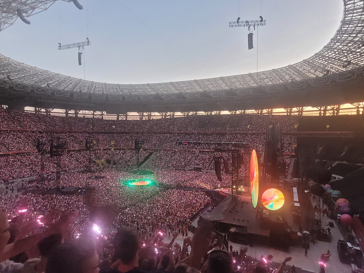 DiamondAnthony's tweet image. A night to remember,  in the wonderful city of Budapest #Coldplay