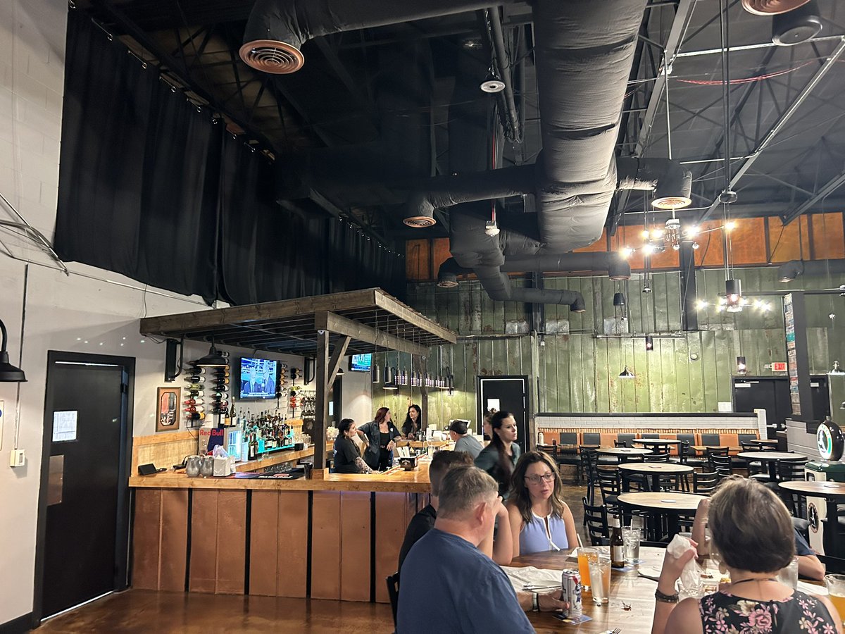 curtisbuzzard's tweet image. Yet another great thing about Fort Moore … new Lucy’s Roadhouse Restaurant and tap bar (veteran owned) that’s open 7 days a week and live music! It’s next to the I Bar on post! @MCoEFortMoore #BeMoore