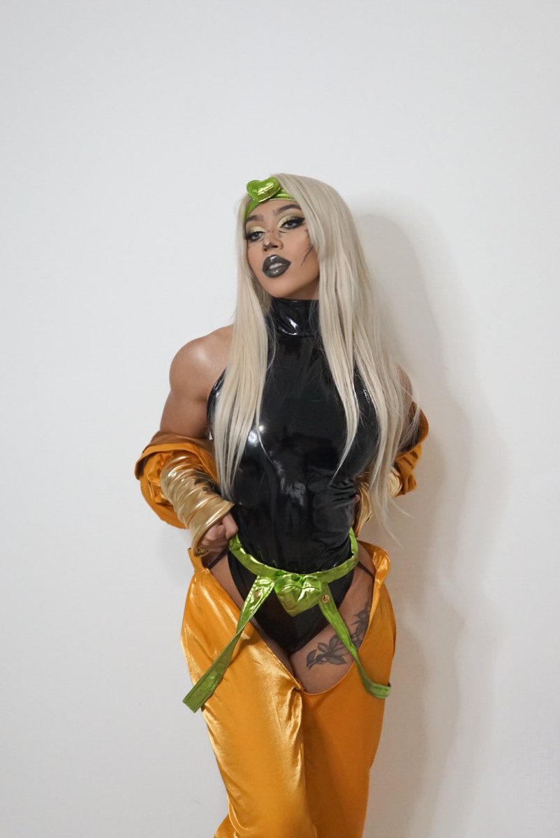 frizzyimposter's tweet photo. My fem Dio Brando cosplay 💛

#dio #diobrando #jojosbizarreadventure #jojos #cosplay #cosplayer https://t.co/JAJBFlKpvS